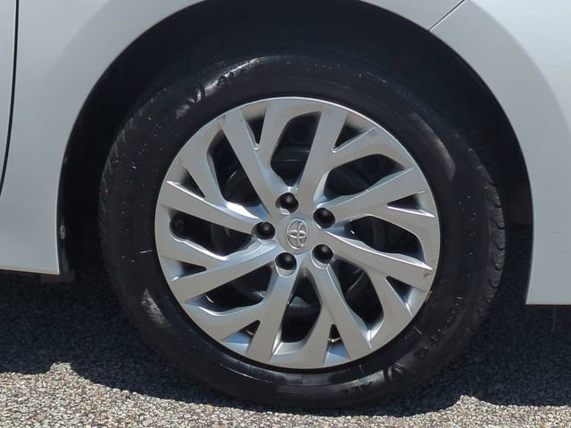 Used 2018 Toyota Corolla LE image 11