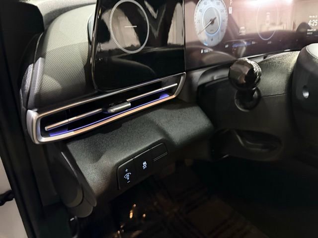 New 2025 Hyundai Elantra Limited image 14
