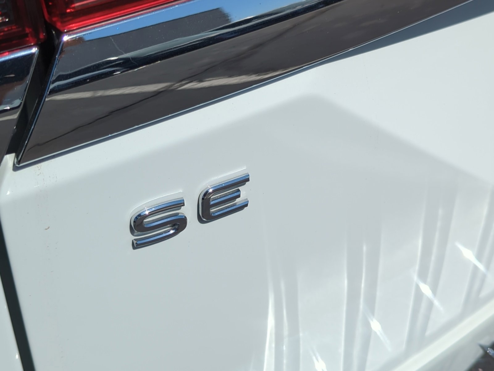 Used 2024 Volkswagen Atlas SE image 23