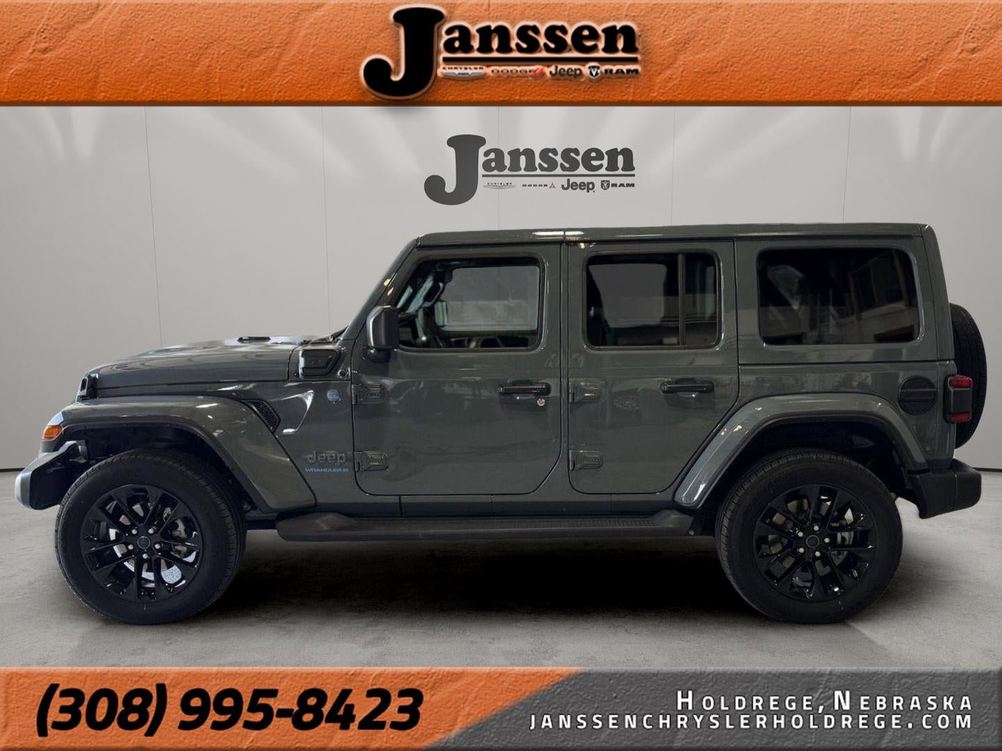 Used 2025 Jeep Wrangler Unlimited Sahara AWD/4WD image 1