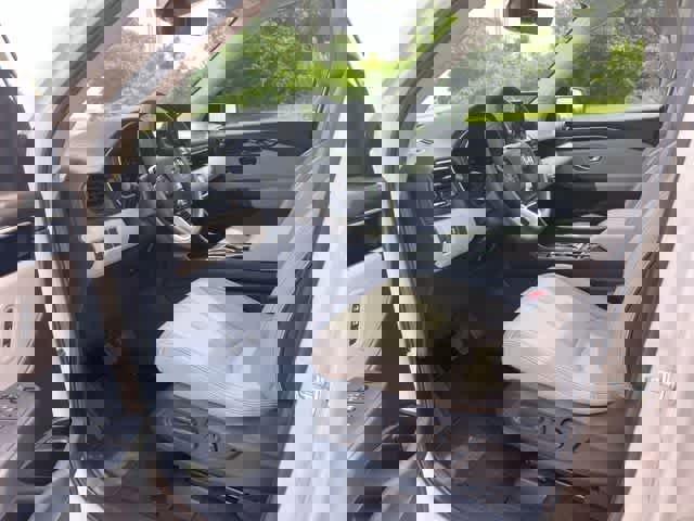 Used 2025 Honda Pilot Touring image 3