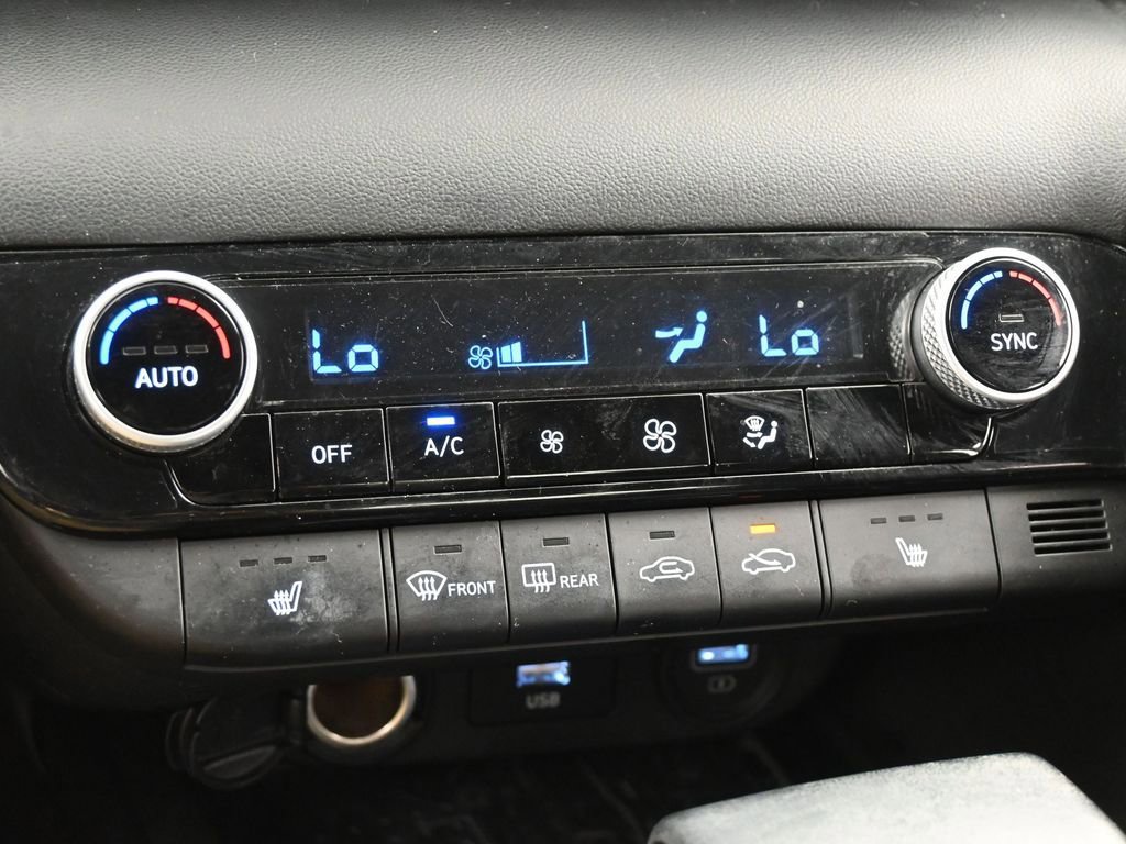 Used 2022 Hyundai Elantra SEL w/ Convenience + Premium Package FWD image 20
