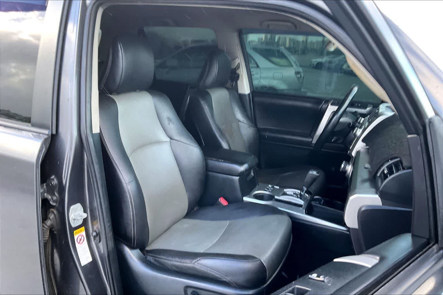 Used 2018 Toyota 4Runner SR5 Premium RWD image 13