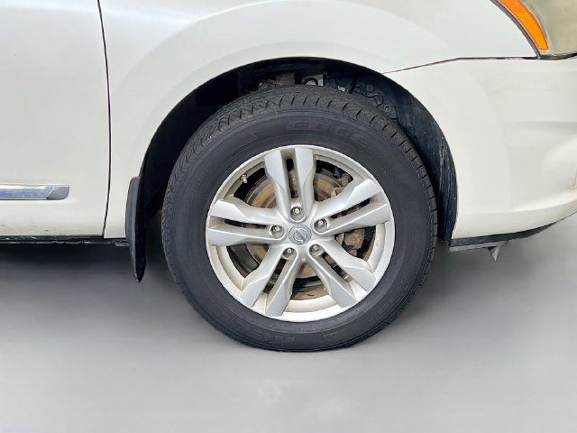 Used 2013 Nissan Rogue SV w/ Premium Pkg AWD/4WD image 35