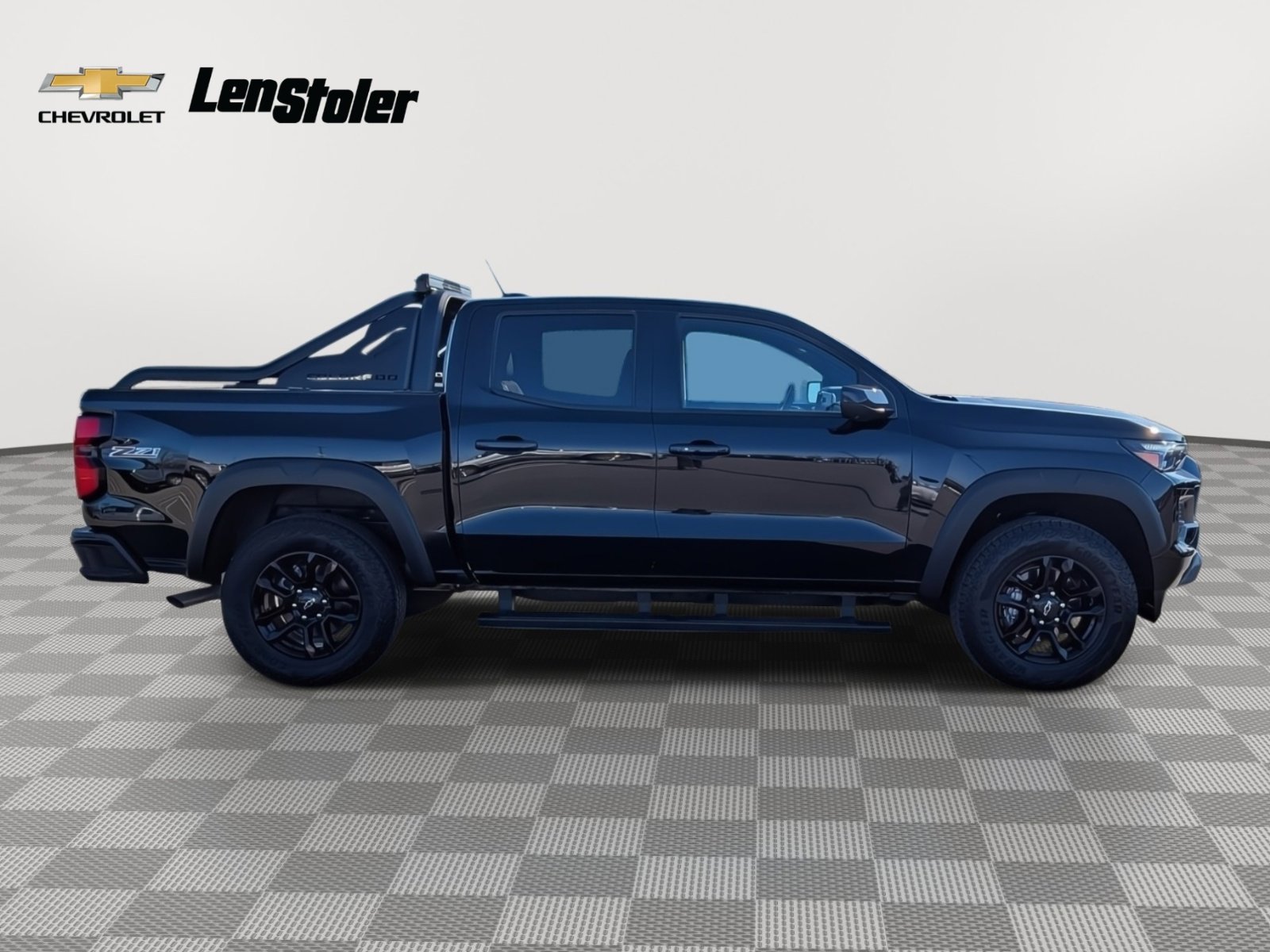 Used 2025 Chevrolet Colorado Z71 w/ Midnight Edition image 6