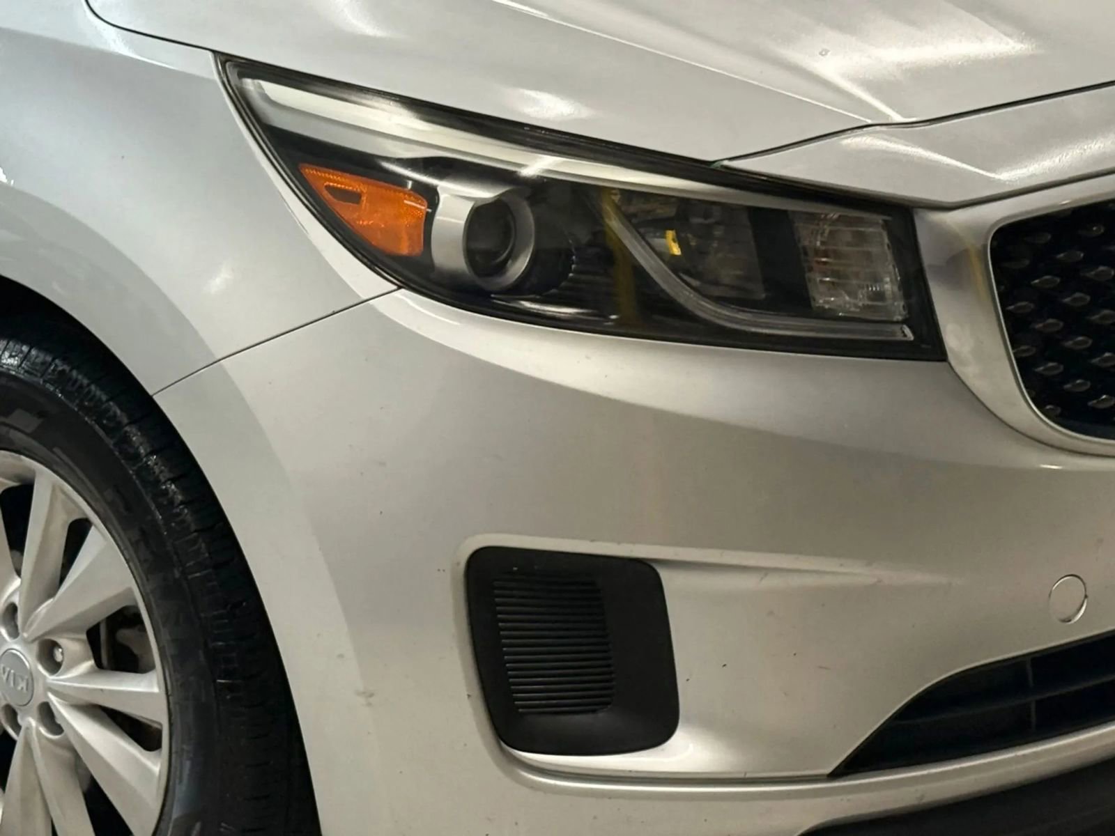 Used 2017 Kia Sedona LX image 6