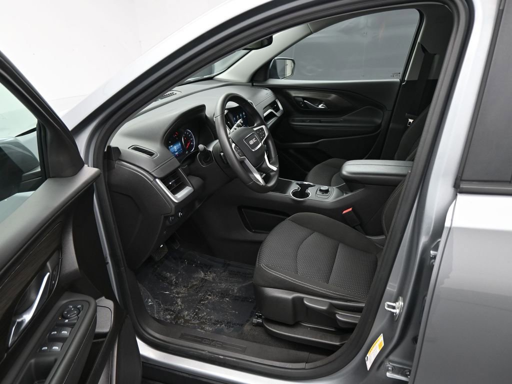 Used 2024 GMC Terrain SLE image 9