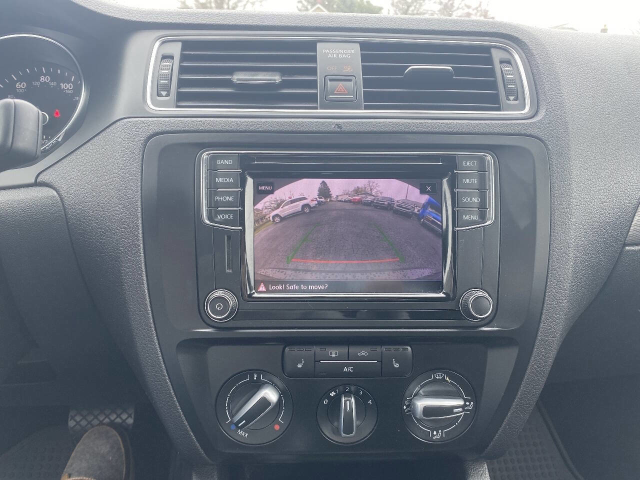 Used 2017 Volkswagen Jetta SE image 19