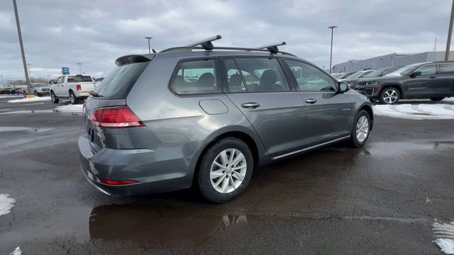 Used 2018 Volkswagen Golf S image 8
