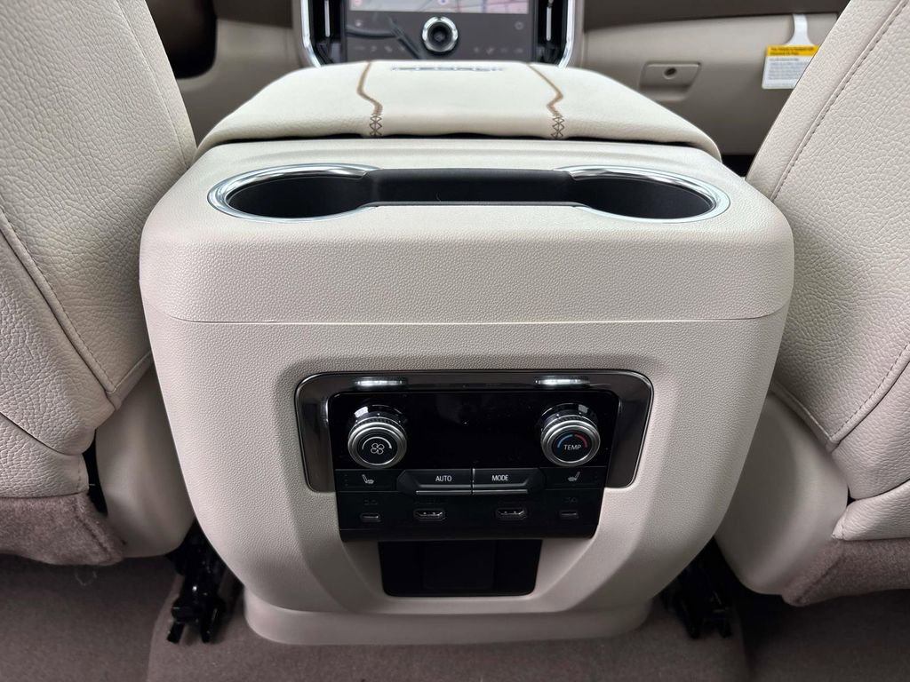 New 2026 GMC Yukon XL Denali w/ Denali Reserve Package image 9