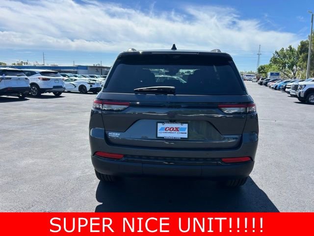 Used 2025 Jeep Grand Cherokee Limited w/ Luxury Tech Group II image 5