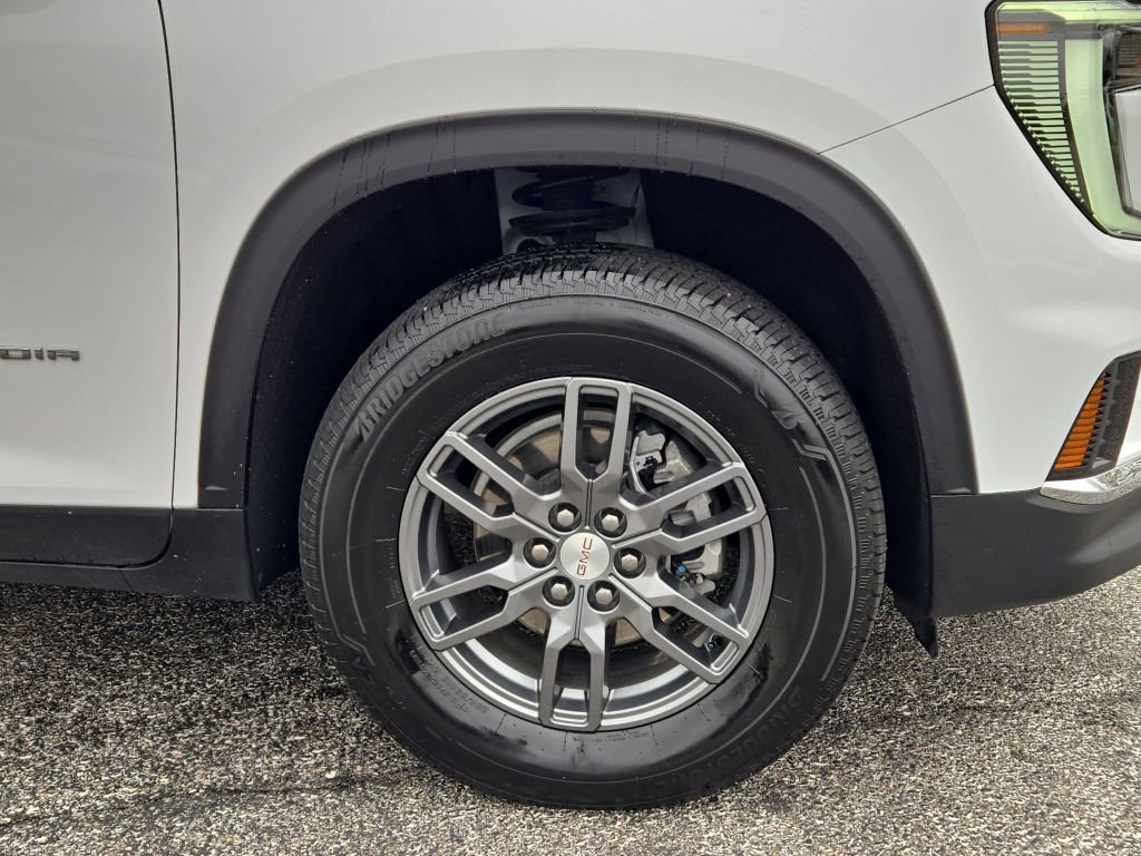 Used 2025 GMC Acadia Elevation image 4