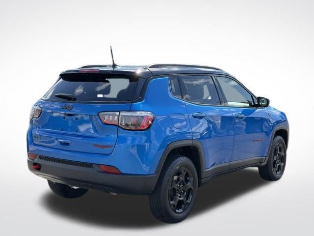 Used 2023 Jeep Compass Trailhawk w/ Trailhawk Convenience Group AWD/4WD image 7
