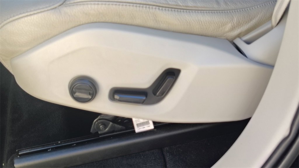 Used 2023 Volvo XC90 B6 Plus w/ Protection Package Premier image 11