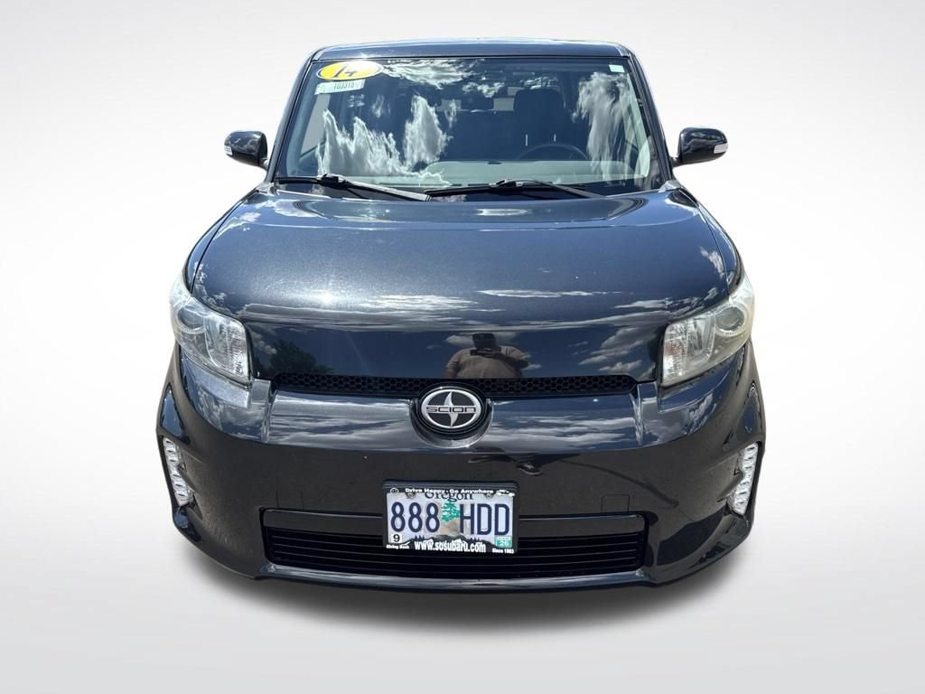 Used 2014 Scion xB FWD image 2