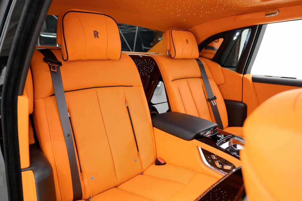 Used 2024 Rolls-Royce Phantom Sedan w/ The Phantom Package RWD image 54