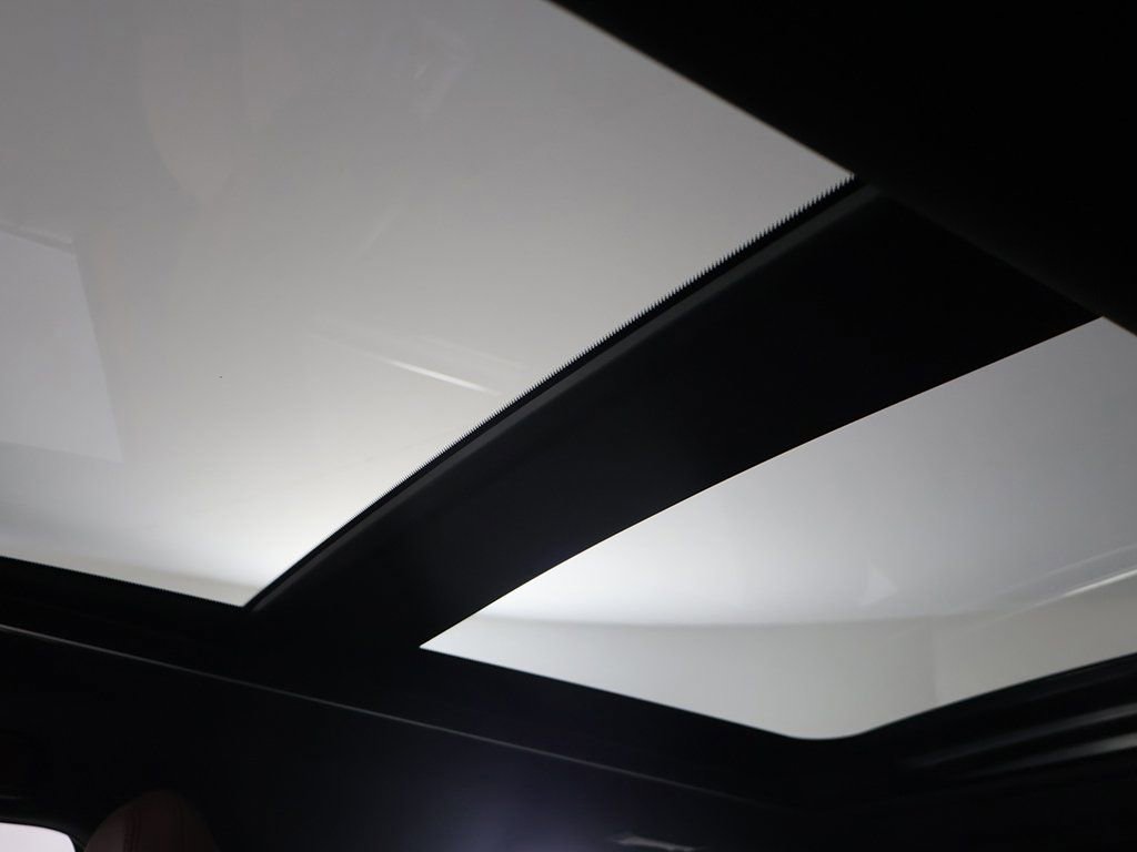 New 2025 Mitsubishi Outlander SEL image 28