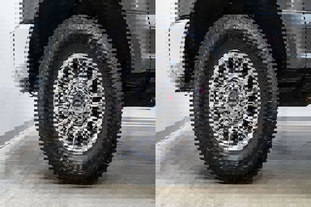 Used 2020 Ford F350 XLT w/ XLT Premium Package image 11