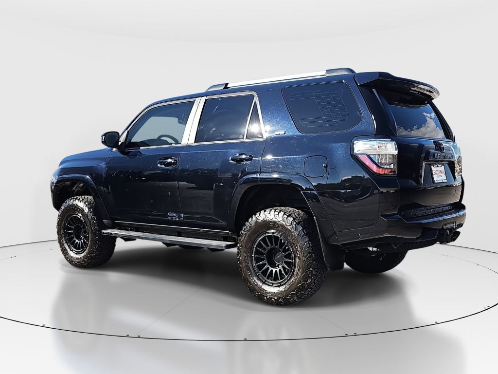 Used 2022 Toyota 4Runner SR5 AWD/4WD image 7