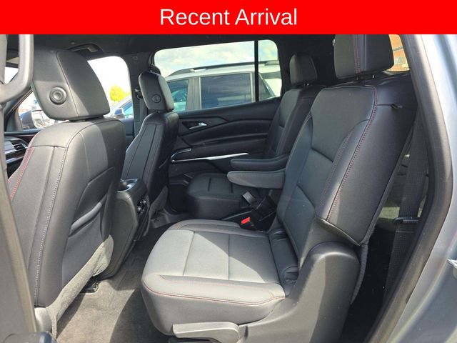 Used 2025 Chevrolet Traverse Z71 image 8