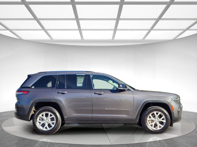 Used 2022 Jeep Grand Cherokee Limited RWD image 3