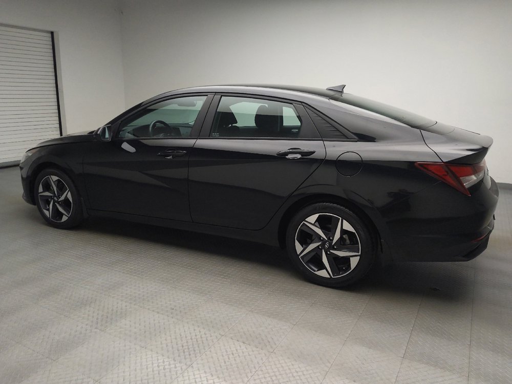 Used 2023 Hyundai Elantra SEL w/ Convenience Package FWD image 3