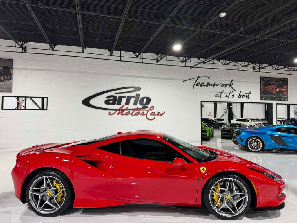 Used 2022 Ferrari F8 Tributo image 8