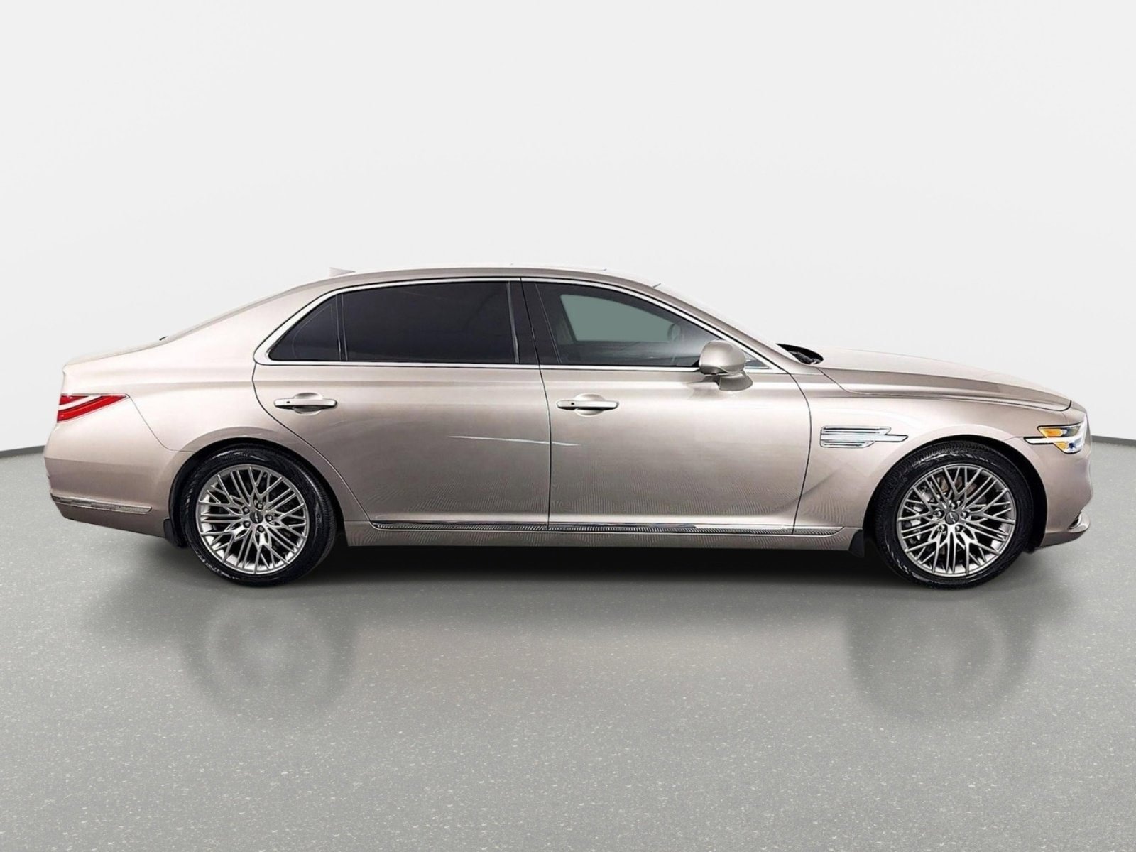 Certified 2022 Genesis G90 5.0 Ultimate RWD image 4