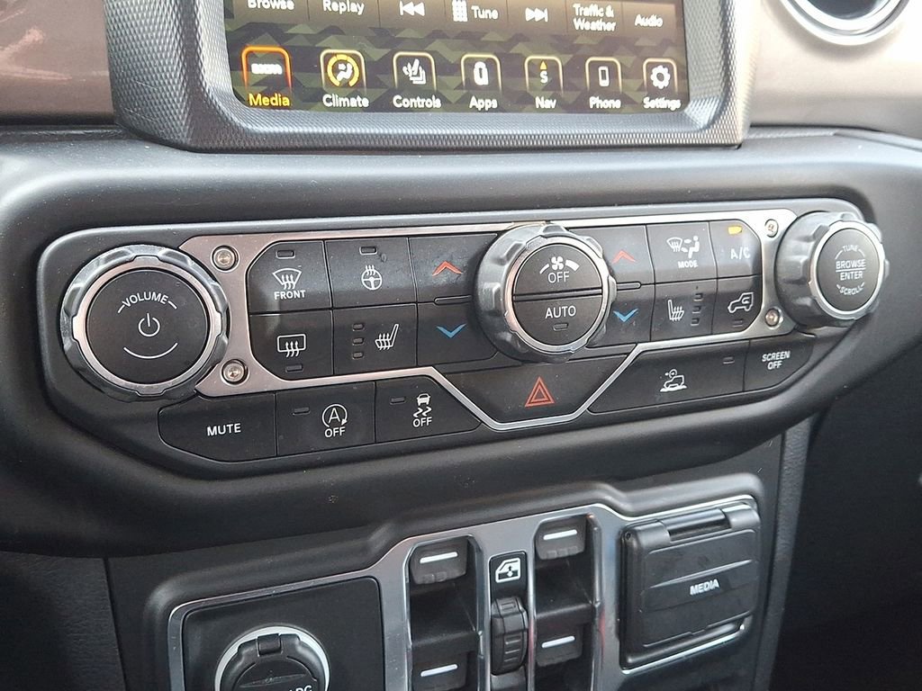 Used 2021 Jeep Wrangler Unlimited Sahara AWD/4WD image 19