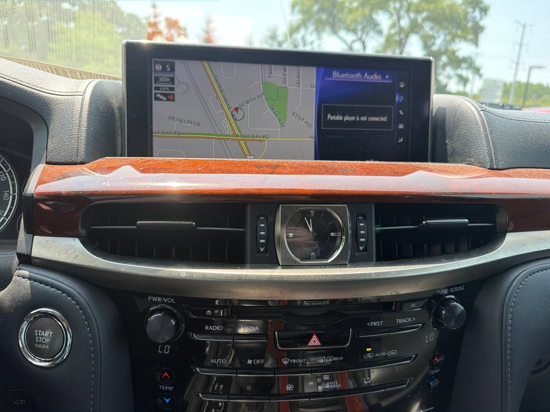 Used 2017 Lexus LX 570 4WD image 17