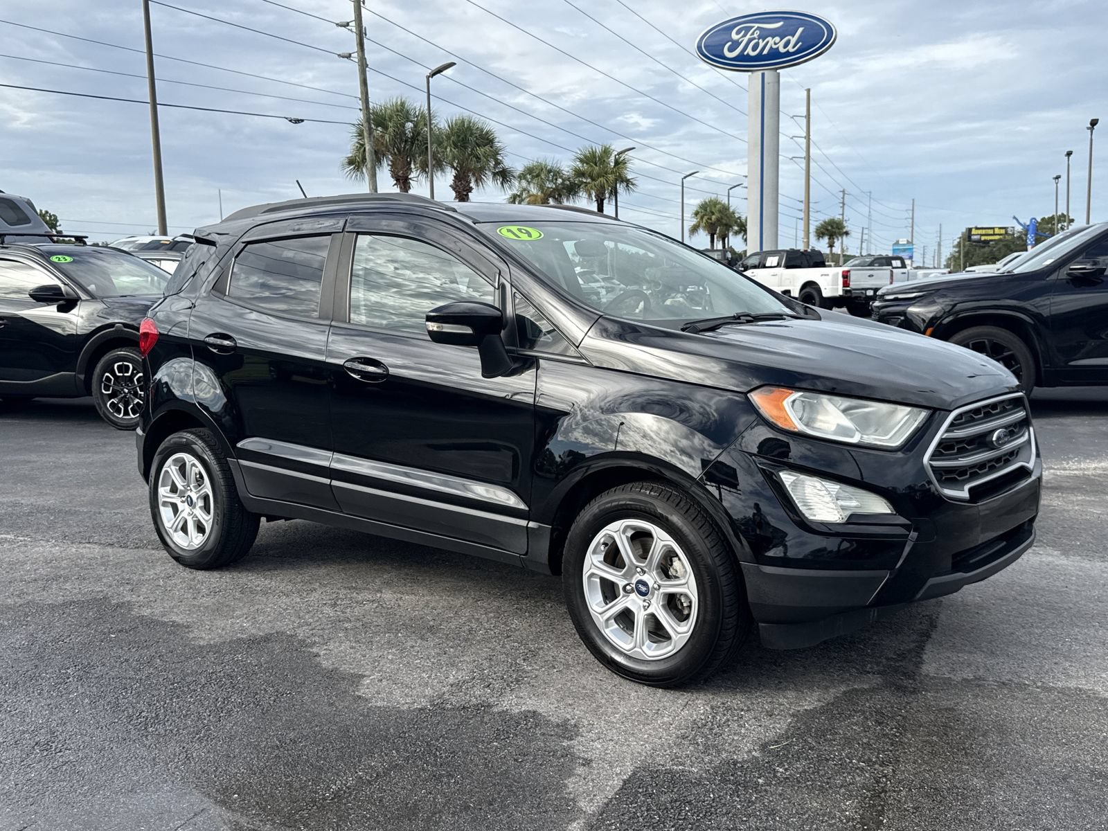 Used 2019 Ford EcoSport SE FWD image 2
