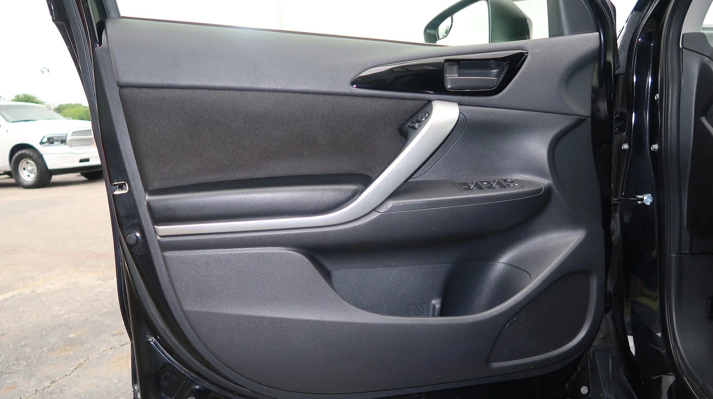 Used 2019 Mitsubishi Eclipse Cross ES image 45