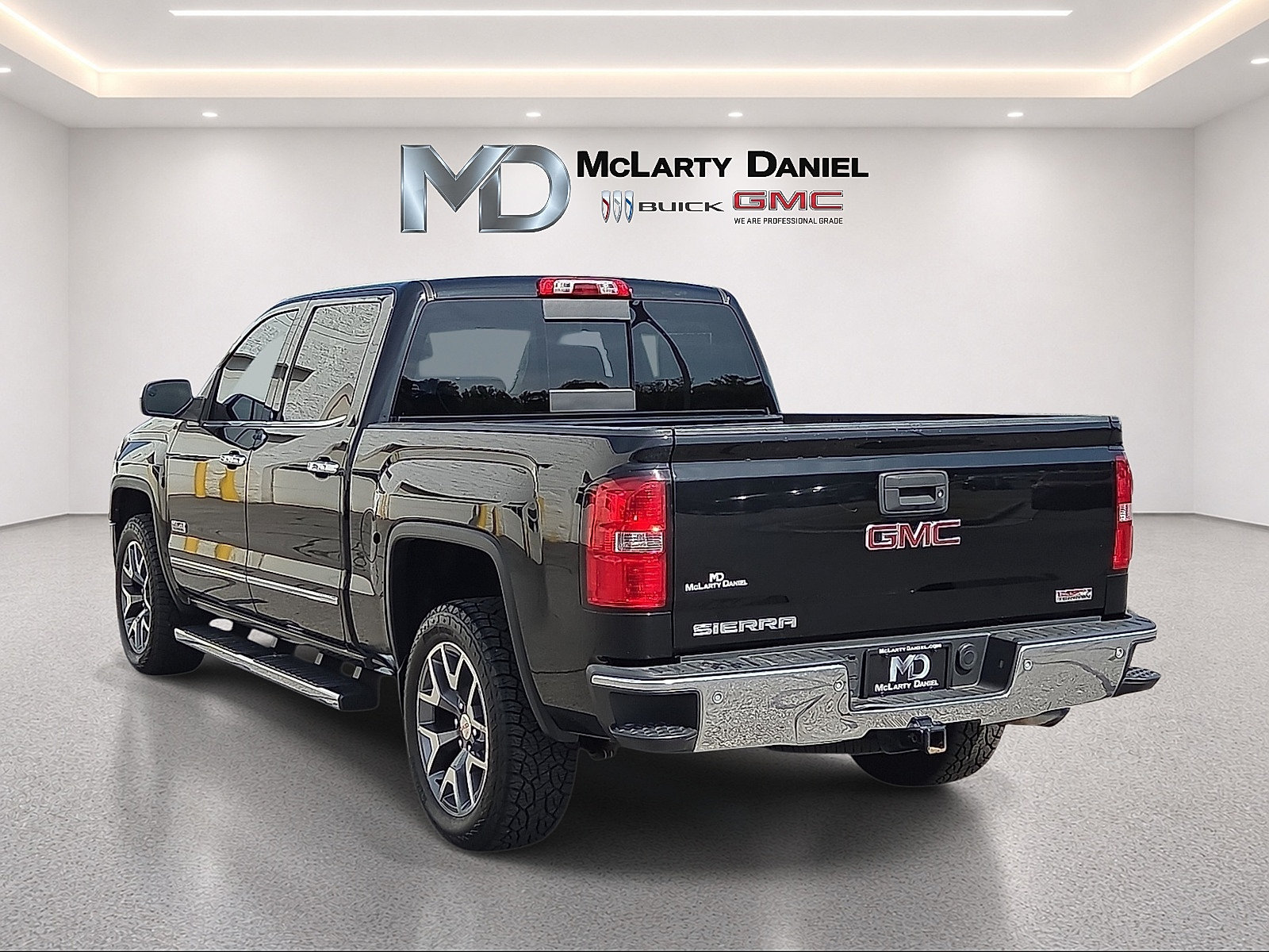 Certified 2014 GMC Sierra 1500 SLT w/ All-Terrain Package AWD/4WD image 13