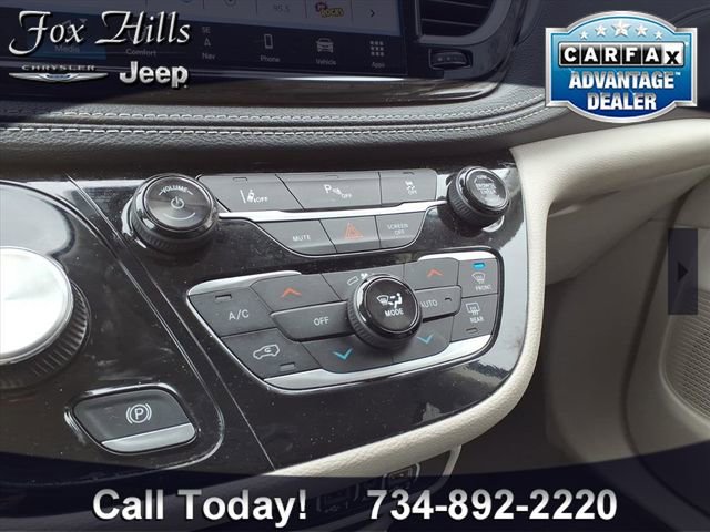 Certified 2024 Chrysler Pacifica Select image 23