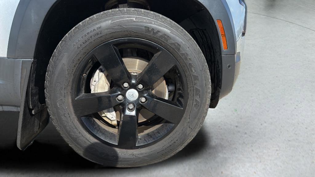 Used 2020 Land Rover Defender 110 HSE image 12