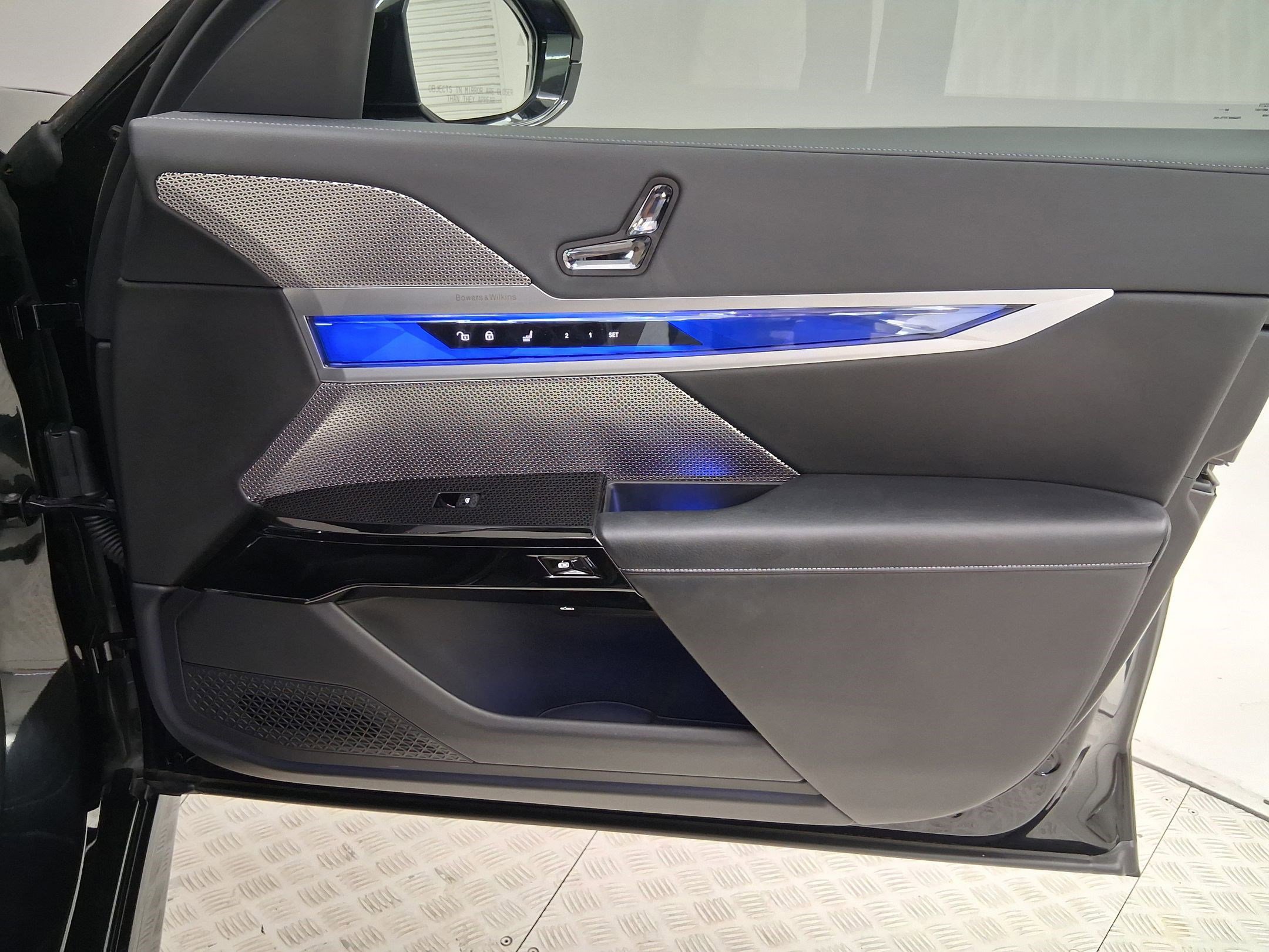 Certified 2023 BMW i7 xDrive60 image 29