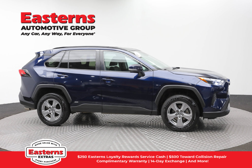 Used 2024 Toyota RAV4 XLE AWD/4WD image 5