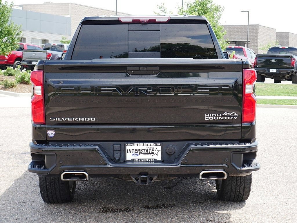 Used 2022 Chevrolet Silverado 1500 High Country w/ Technology Package AWD/4WD image 4