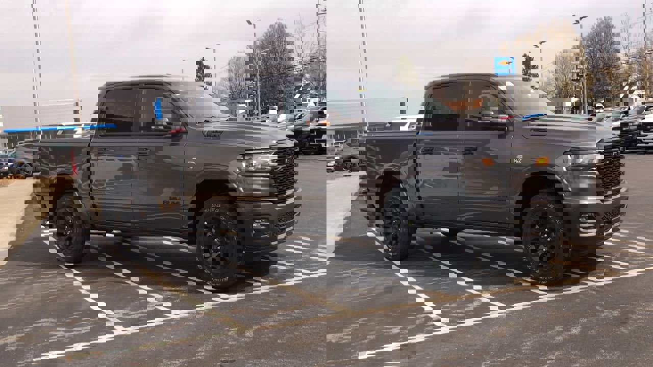 New 2026 RAM 1500 4x4 Crew Cab image 2