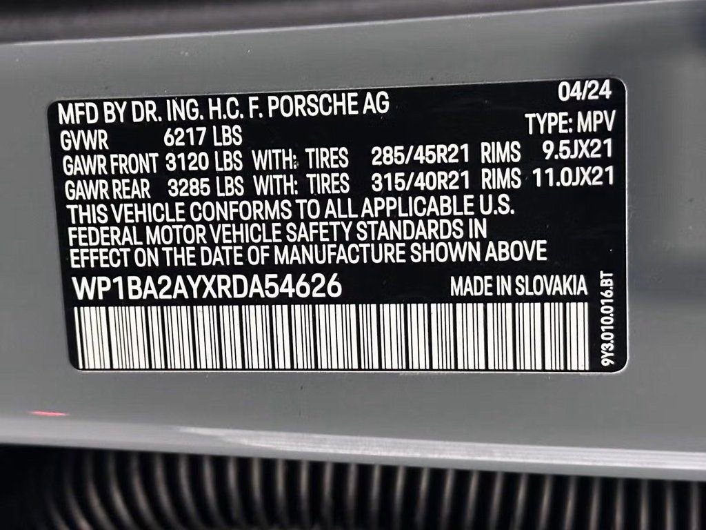 Used 2024 Porsche Cayenne Coupe image 25