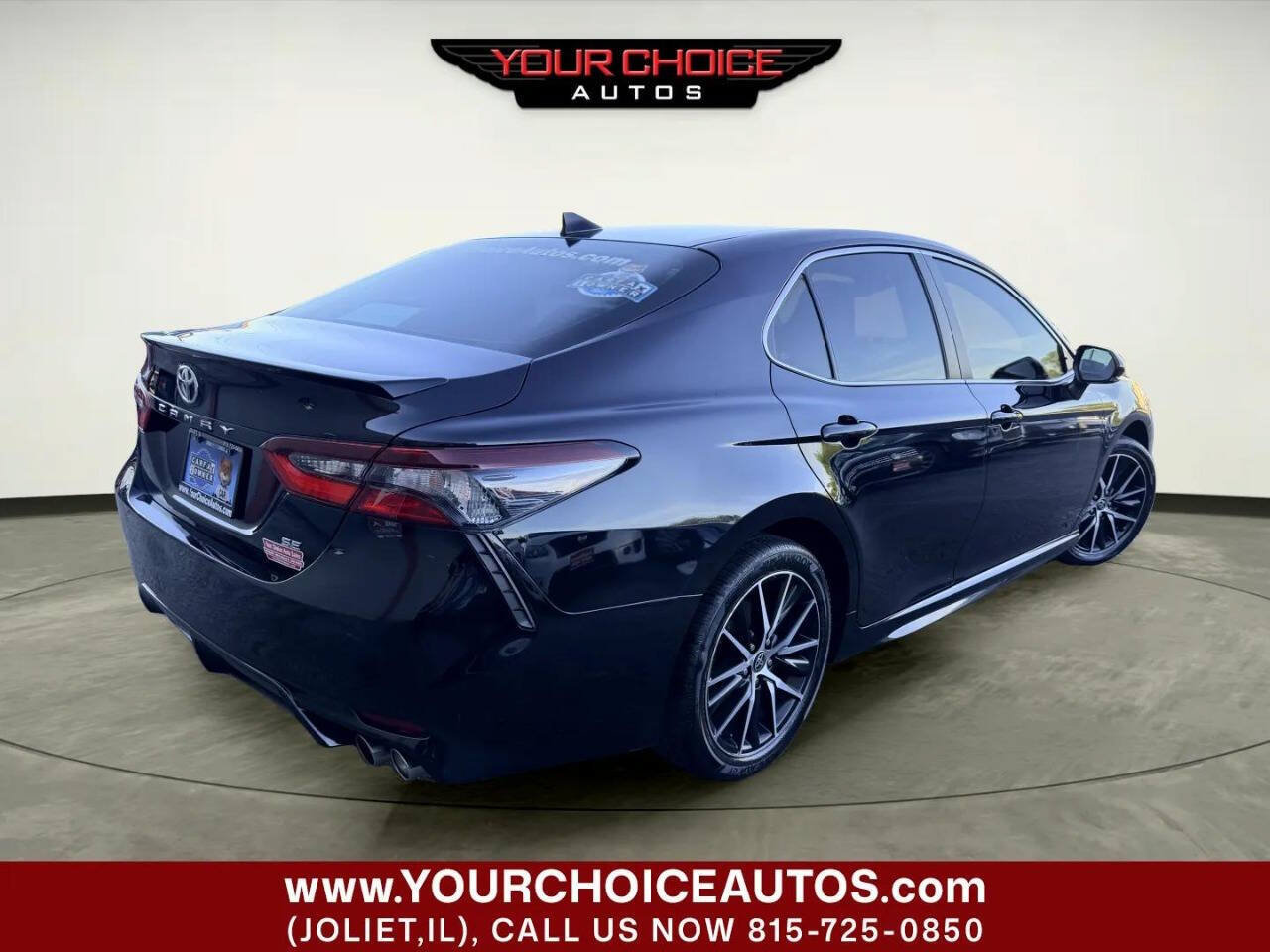 Used 2023 Toyota Camry SE FWD image 5