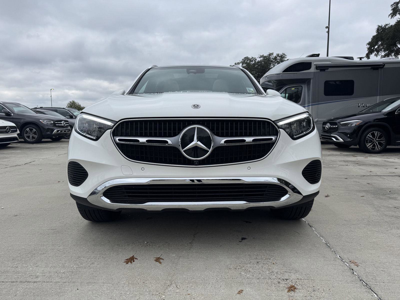 Certified 2025 Mercedes-Benz GLC 300 image 2