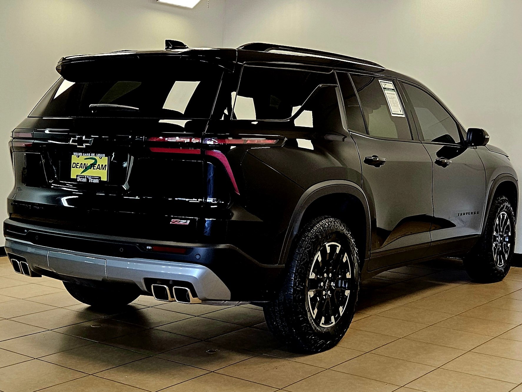 Used 2025 Chevrolet Traverse Z71 w/ Driver Confidence Package image 3