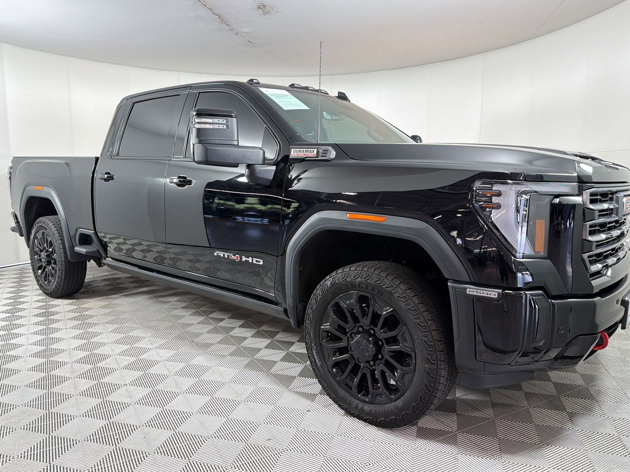 Used 2025 GMC Sierra 2500 AT4 w/ AT4 Premium Plus Package AWD/4WD image 7