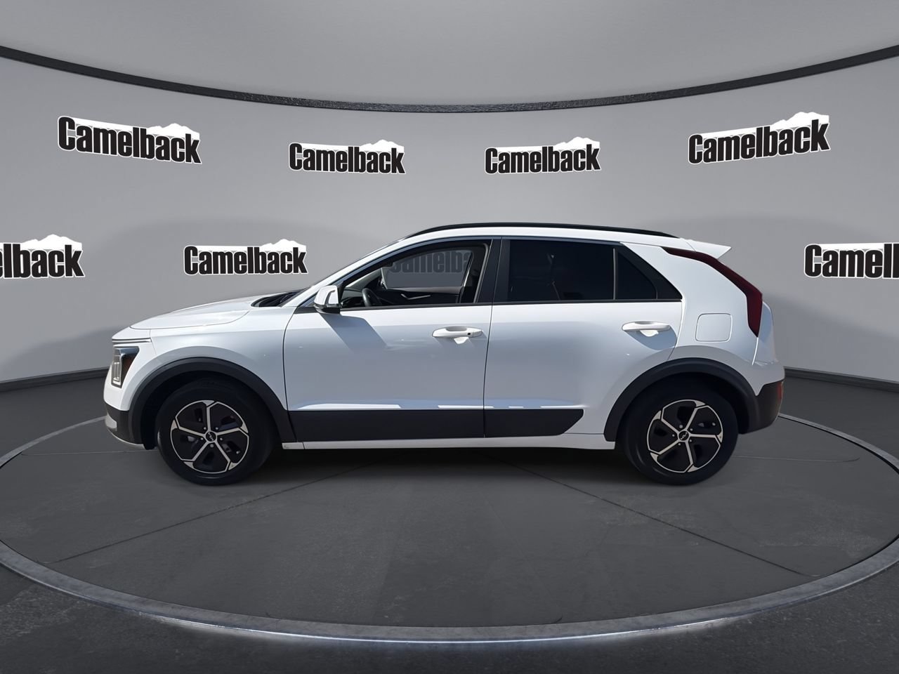 Certified 2024 Kia Niro EX FWD image 4