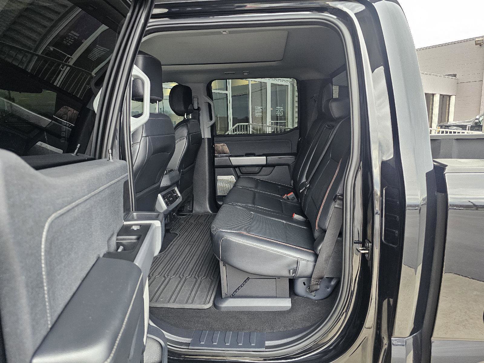 Used 2024 Ford F250 Lariat w/ Lariat Ultimate Package image 17