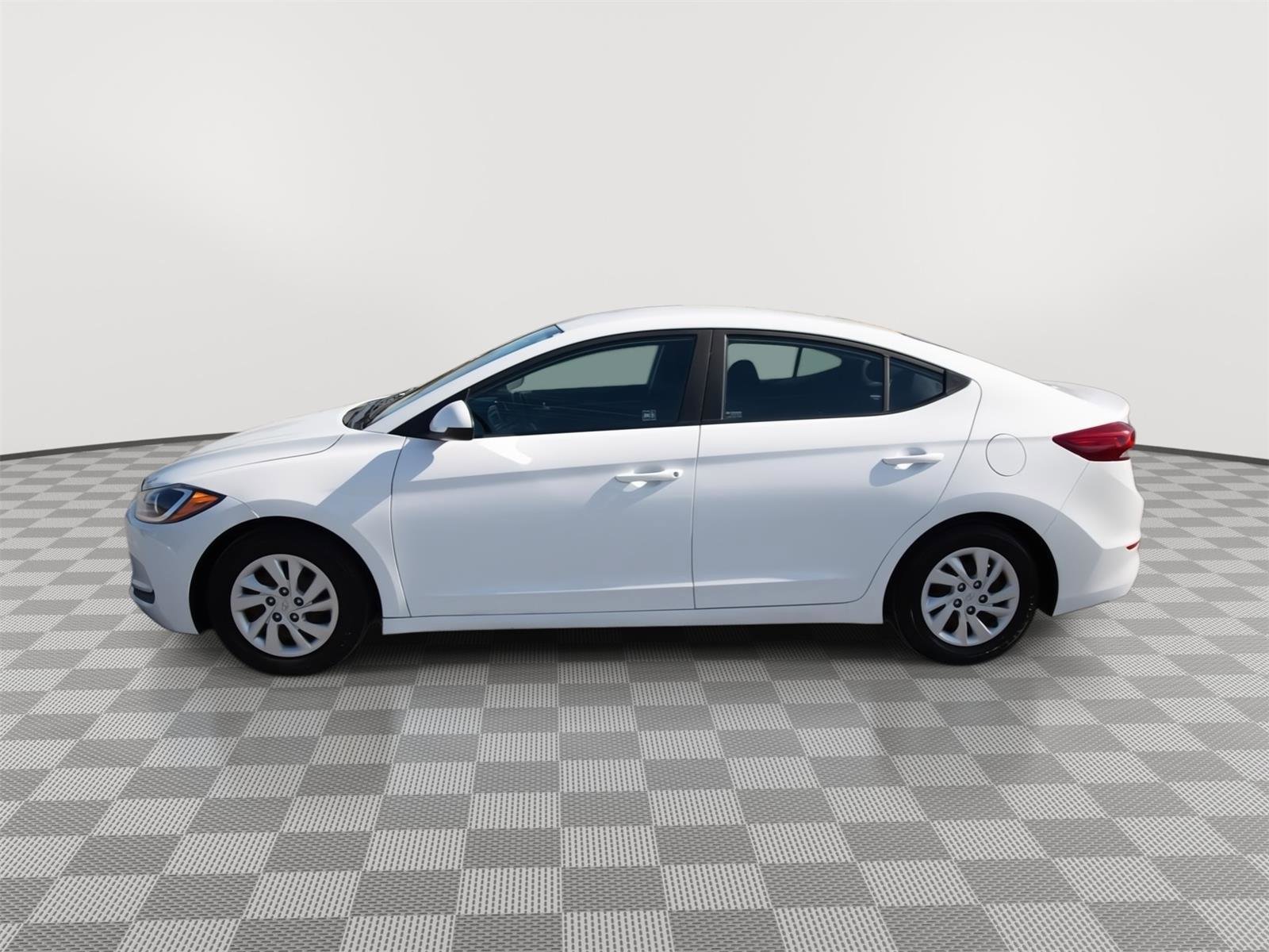 Used 2018 Hyundai Elantra SE image 8