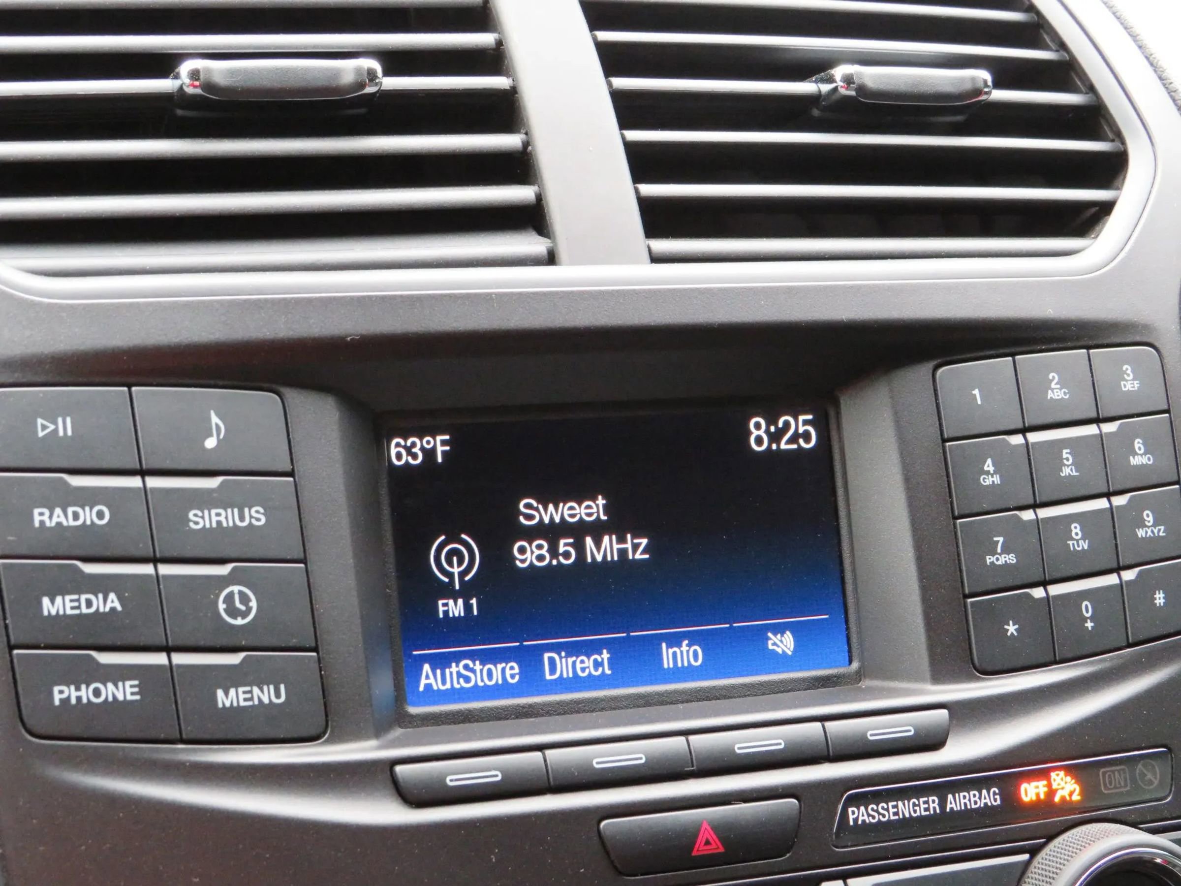 Used 2018 Ford Explorer XLT image 20