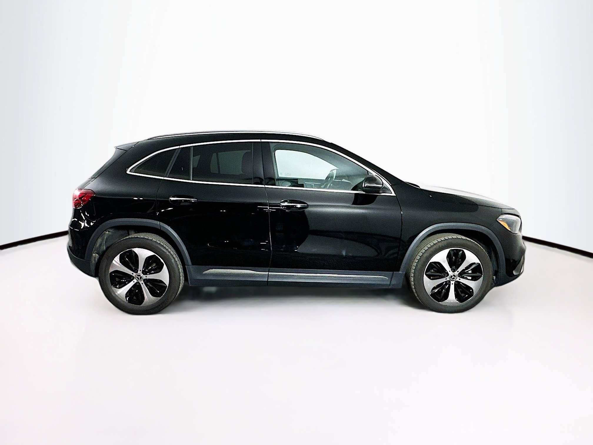 Used 2025 Mercedes-Benz GLA 250 4MATIC image 10