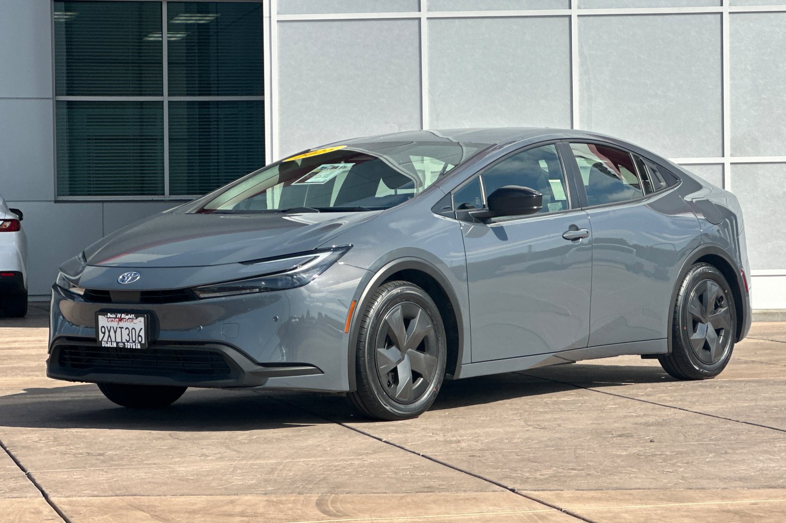 Used 2025 Toyota Prius LE FWD image 8